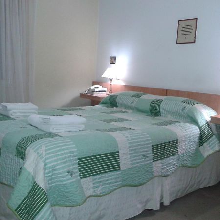 Iberia Hotel Olascoaga เนวเก็น ภายนอก รูปภาพ