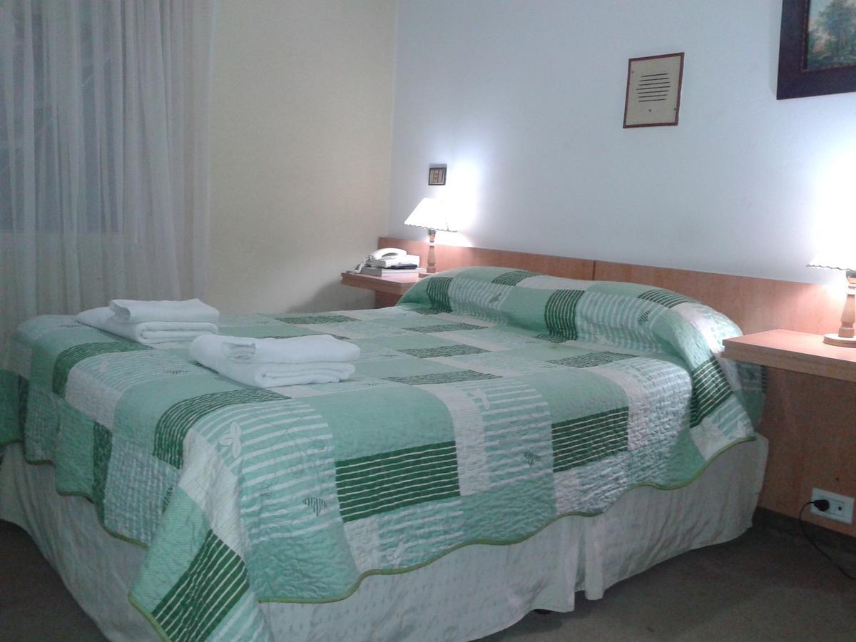 Iberia Hotel Olascoaga เนวเก็น ภายนอก รูปภาพ