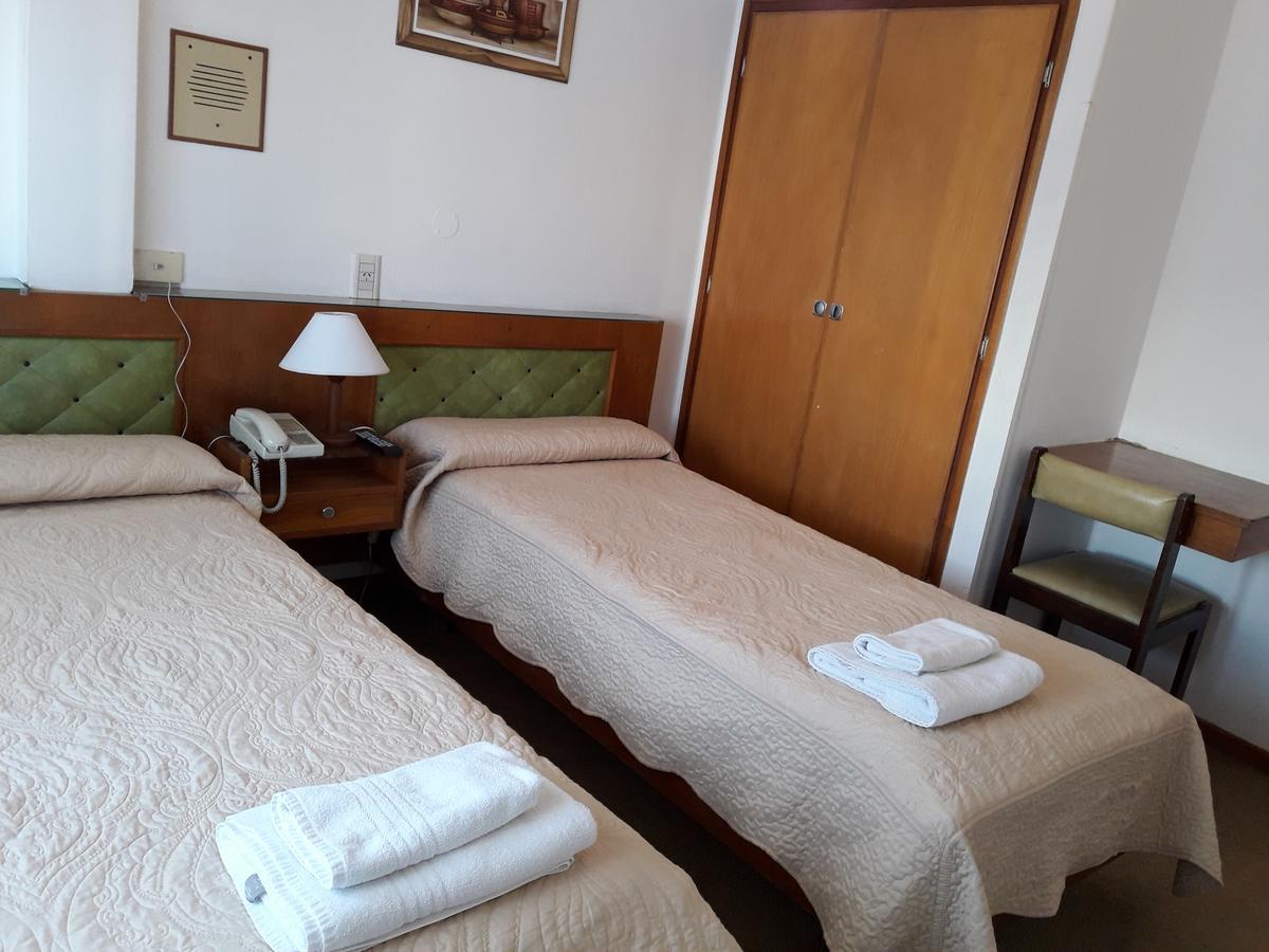 Iberia Hotel Olascoaga เนวเก็น ภายนอก รูปภาพ