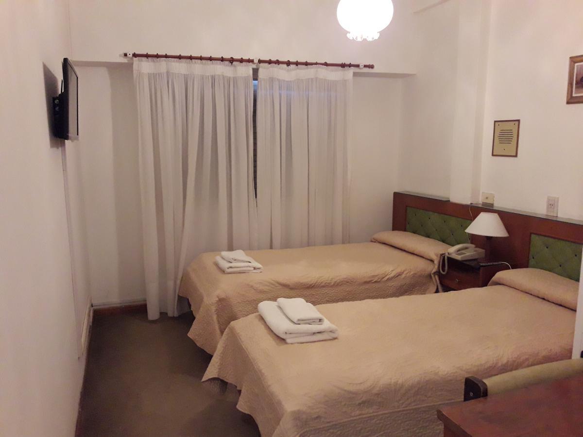 Iberia Hotel Olascoaga เนวเก็น ภายนอก รูปภาพ